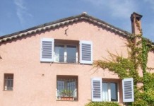 Mon « Mas de la vigne » quel destin! Je succède aux vigneronnes du village.